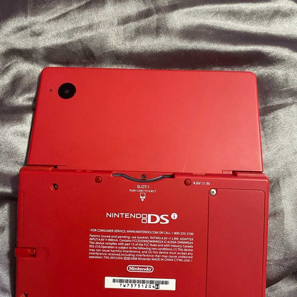 Hello Kitty NINTEDO bag + RED NINTEDO DS